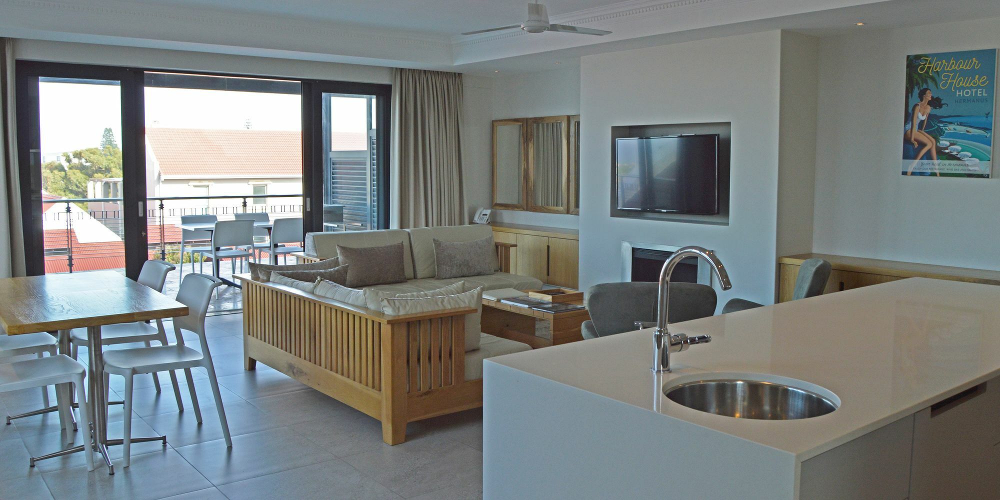 Harbour House Hotel - Le Paradis Apartments เฮอร์มานุส ภายนอก รูปภาพ